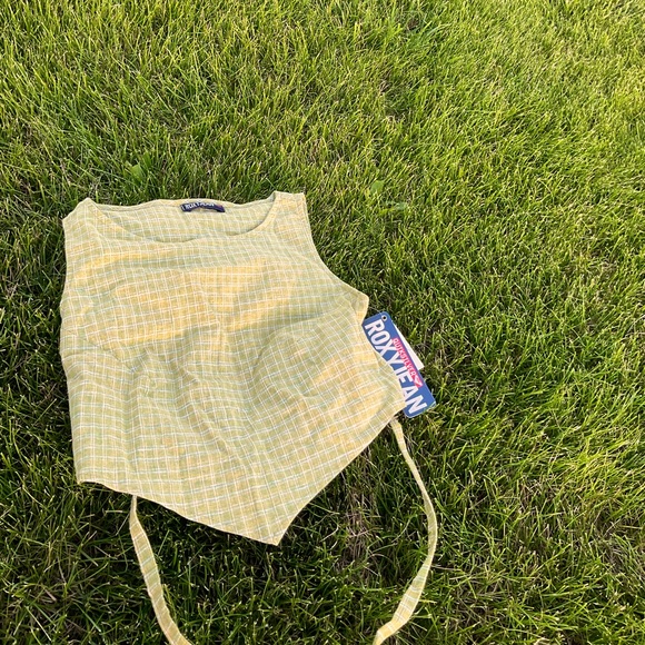 Green top - Picture 1 of 1